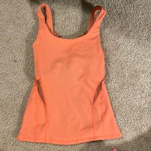 Lululemon tank w/ built-in sports bra. Mesh slits on sides & mesh detail on back